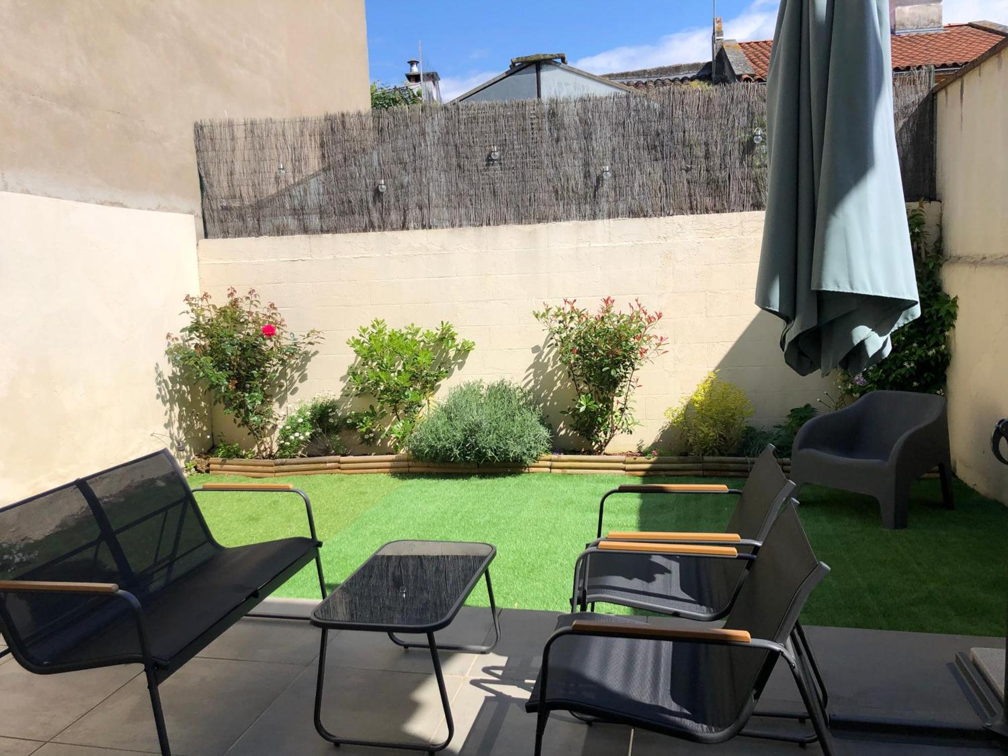 Maison De Village Avec Jardinet Bruguieres Luaran gambar